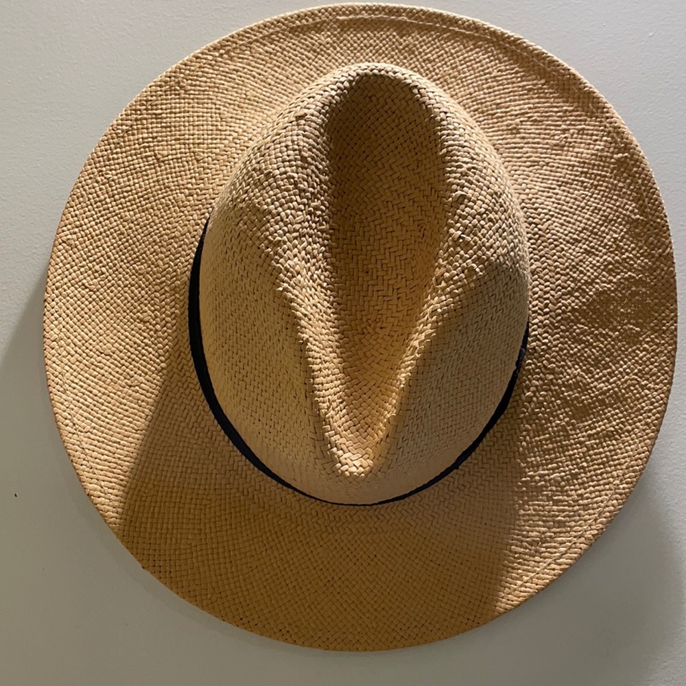 Halogen beach hat